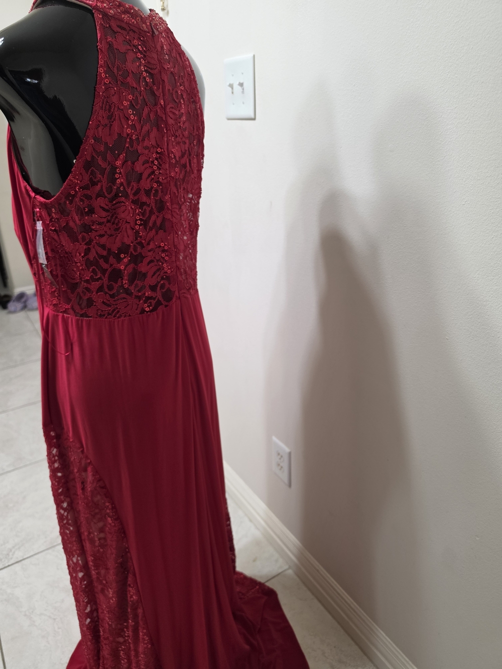 Night Way- Women’s Red Halter Evening Gown with Embellished Neckline Size 16W - Picture 3 of 7